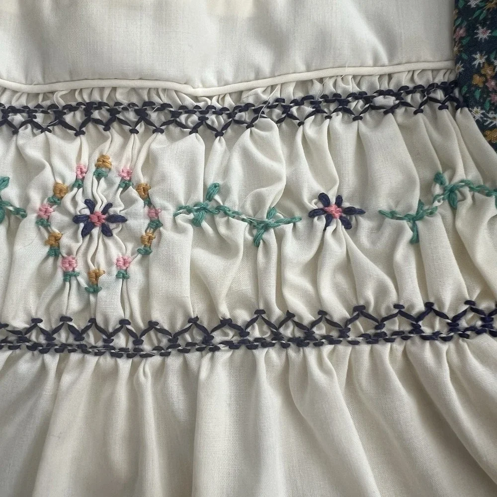 Vintage DISNEY Winnie Pooh Blue Prairie Floral Smocked Peasant Dress Y2K 4T Girl